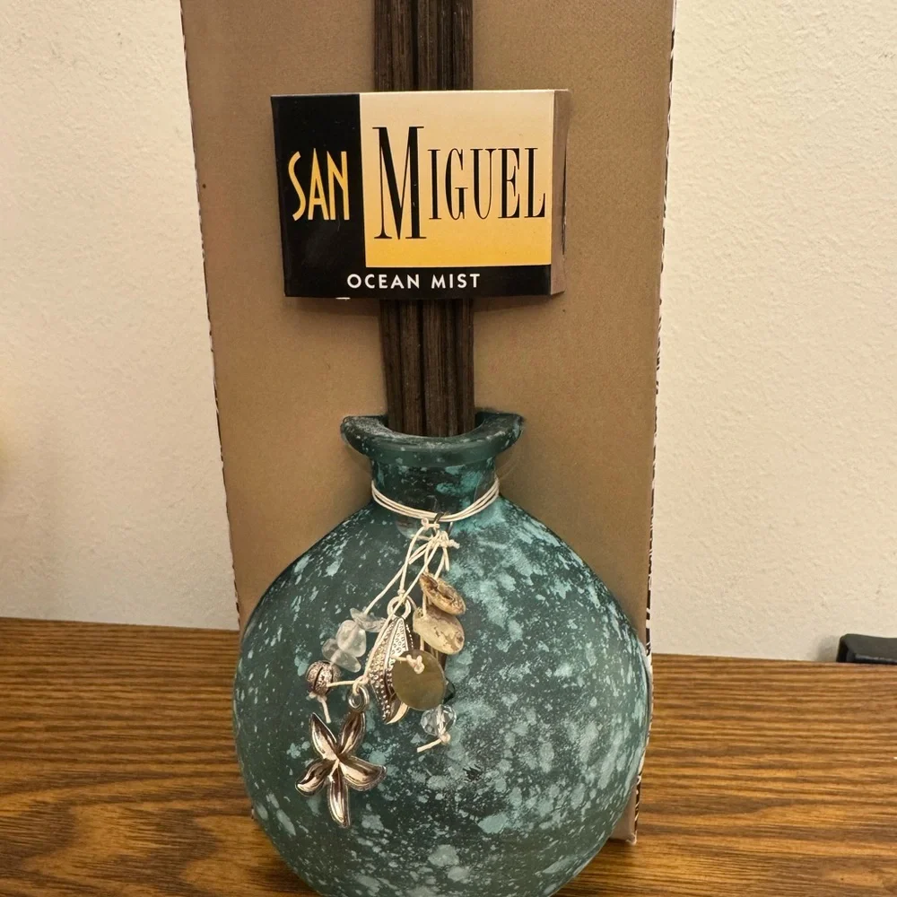 NIB San Miguel Ocean Mist Reed Diffuser Set - Teal Globe Bottle
